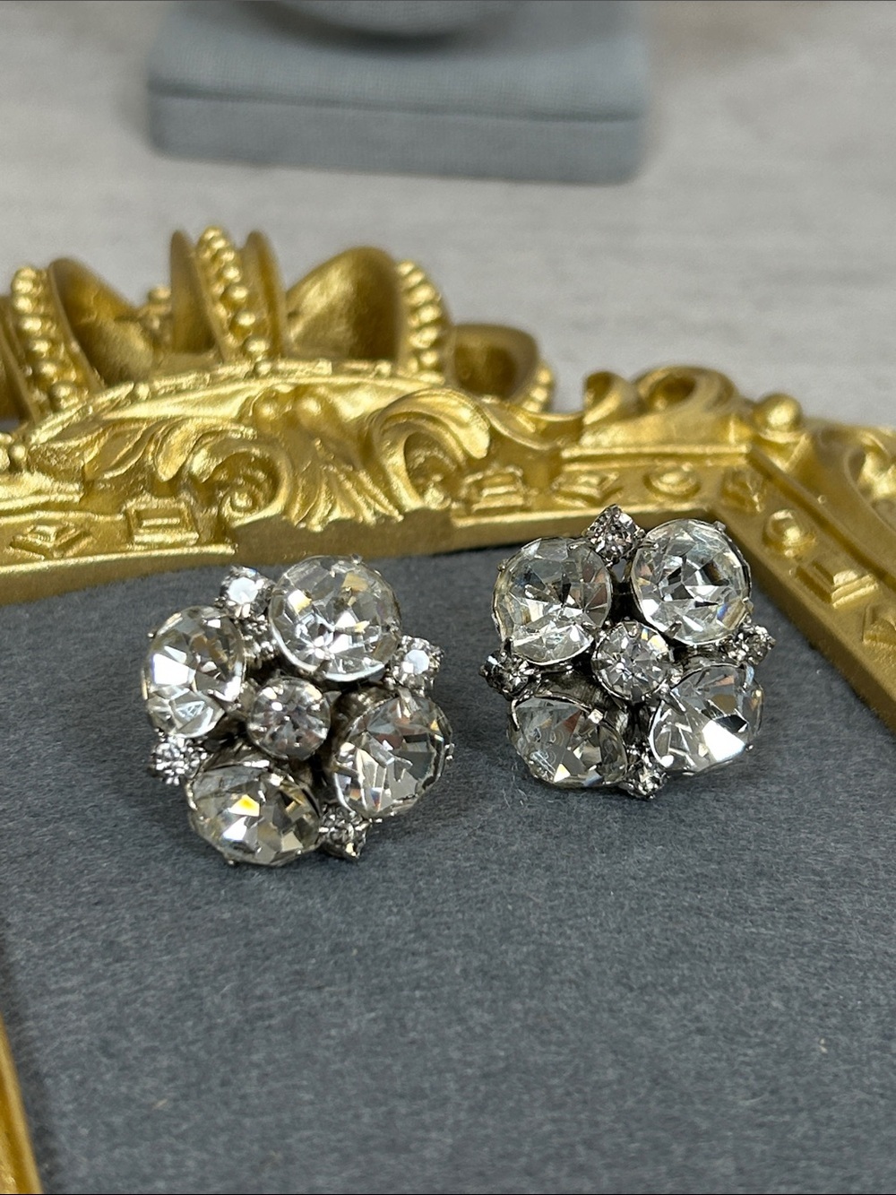 Vintage Old Hollywood Clear Crystal Cluster Clip-On Earrings - Picture 3 of 7
